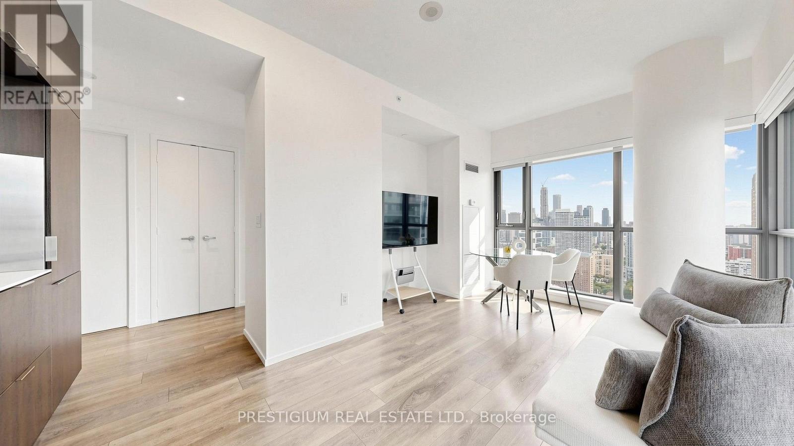 3706 - 159 Dundas Street E, Toronto, Ontario  M5B 0A9 - Photo 3 - C13802380