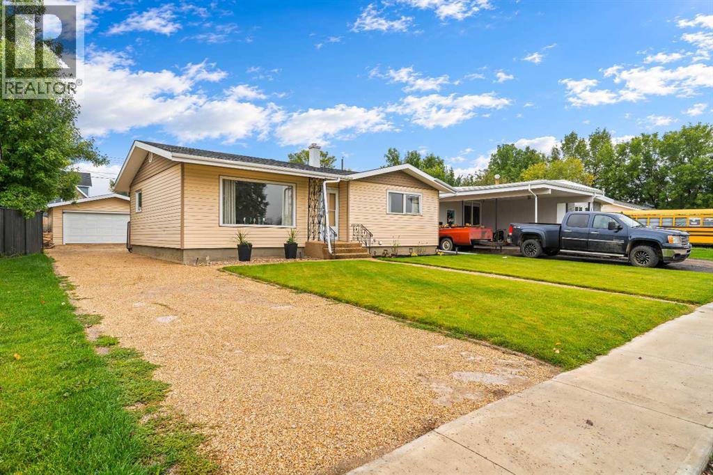 123 3 Avenue E, Bow Island, Alberta  T0K 0G0 - Photo 2 - A2346386