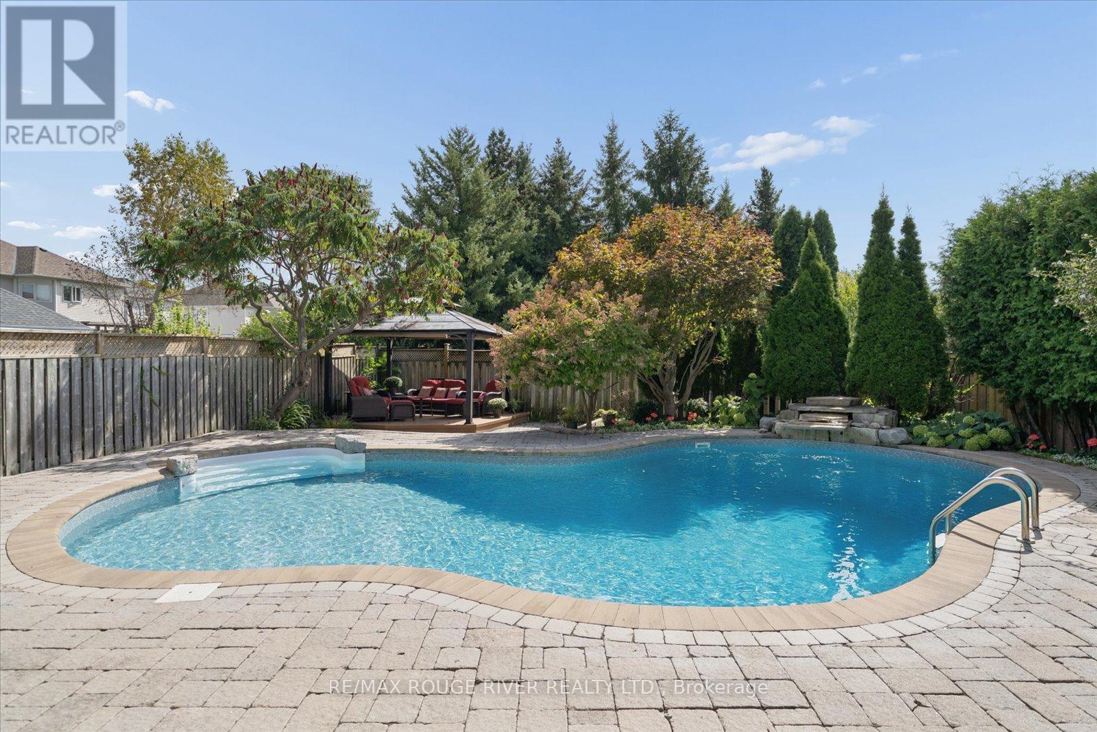 84 Bedell Crescent, Whitby, Ontario  L1R 2H8 - Photo 2 - E13802384