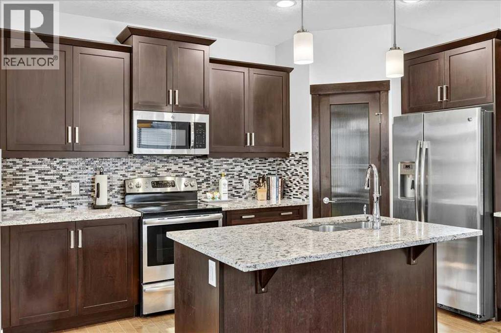 28 Evansborough Gate NW, Calgary, Alberta  T3P 0M2 - Photo 3 - A2331263