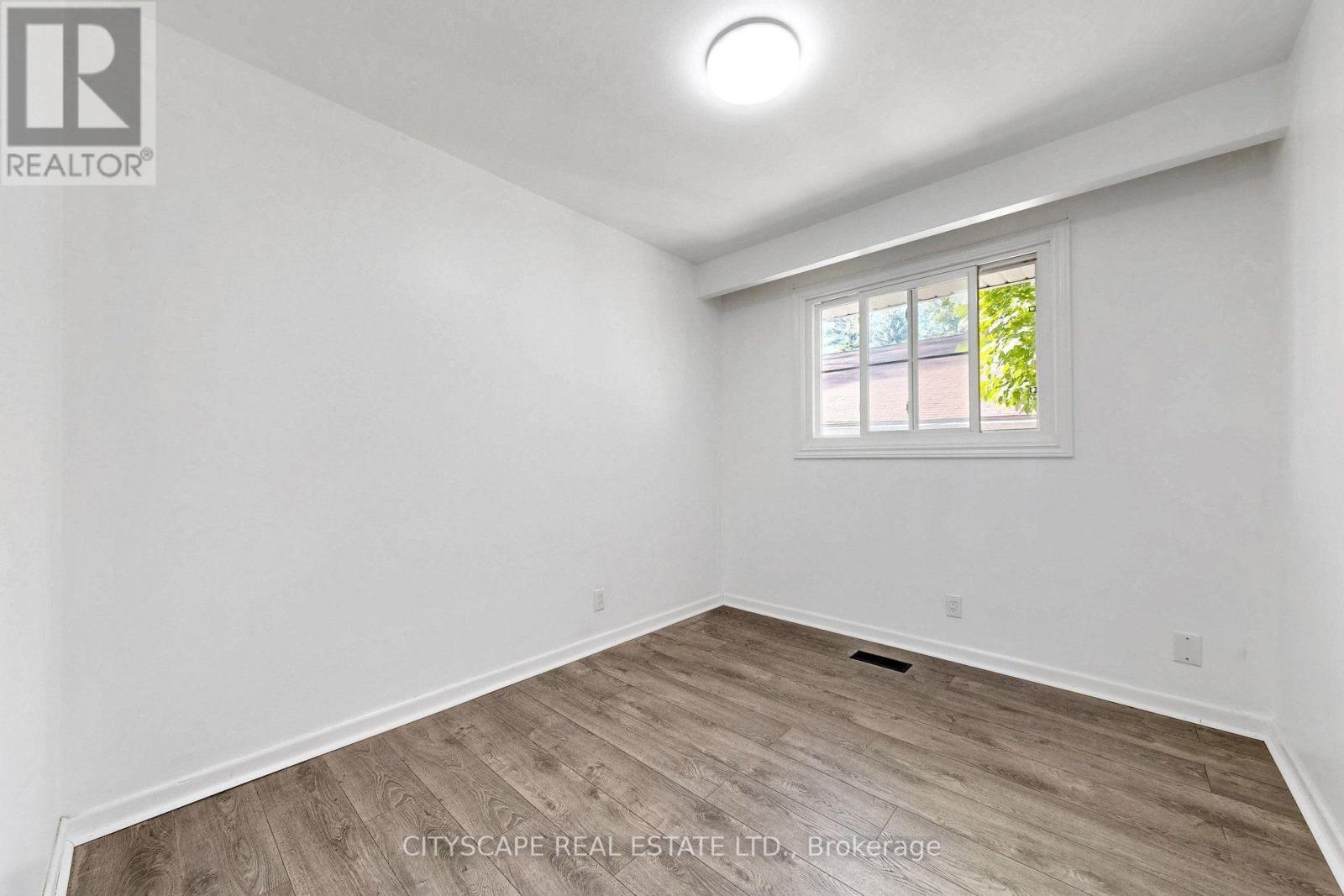 2049 Northern Avenue, Innisfil, Ontario  L9S 1Z4 - Photo 12 - N13802412