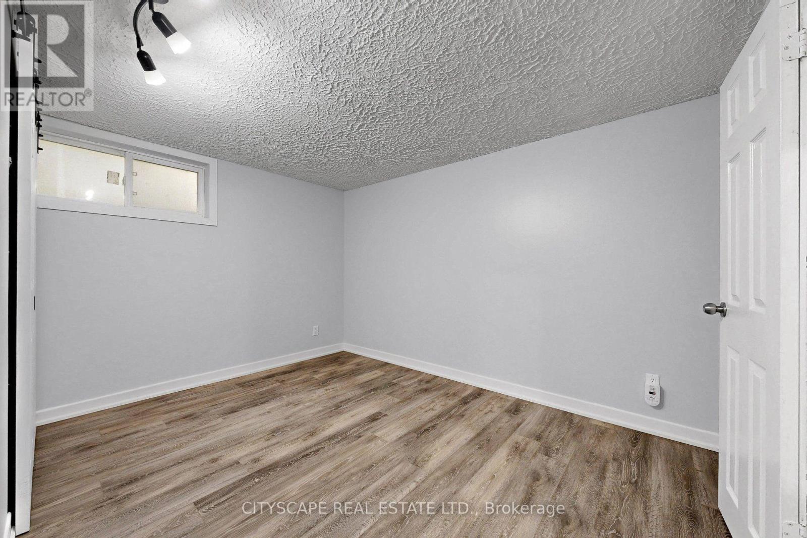 2049 Northern Avenue, Innisfil, Ontario  L9S 1Z4 - Photo 26 - N13802412