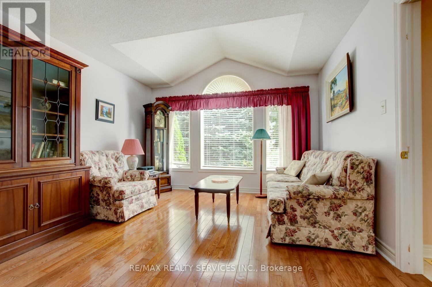 10 Brent Road, East Gwillimbury, Ontario  L9N 1R9 - Photo 8 - N13802490