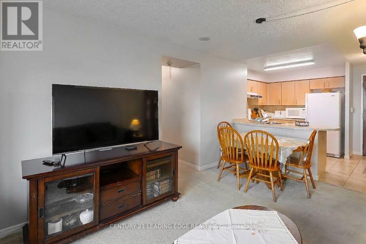 726 - 3 Ellesmere Street, Richmond Hill, Ontario  L4B 4N2 - Photo 2 - N13802520