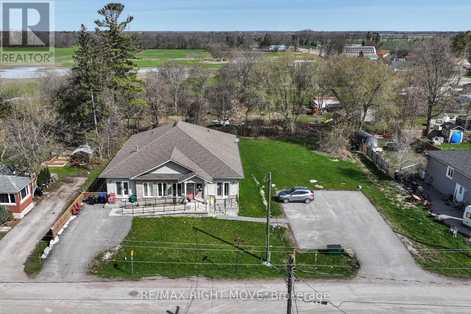 2232 O'neill Street, Ramara, Ontario  L0K 1B0 - Photo 5 - S13802402