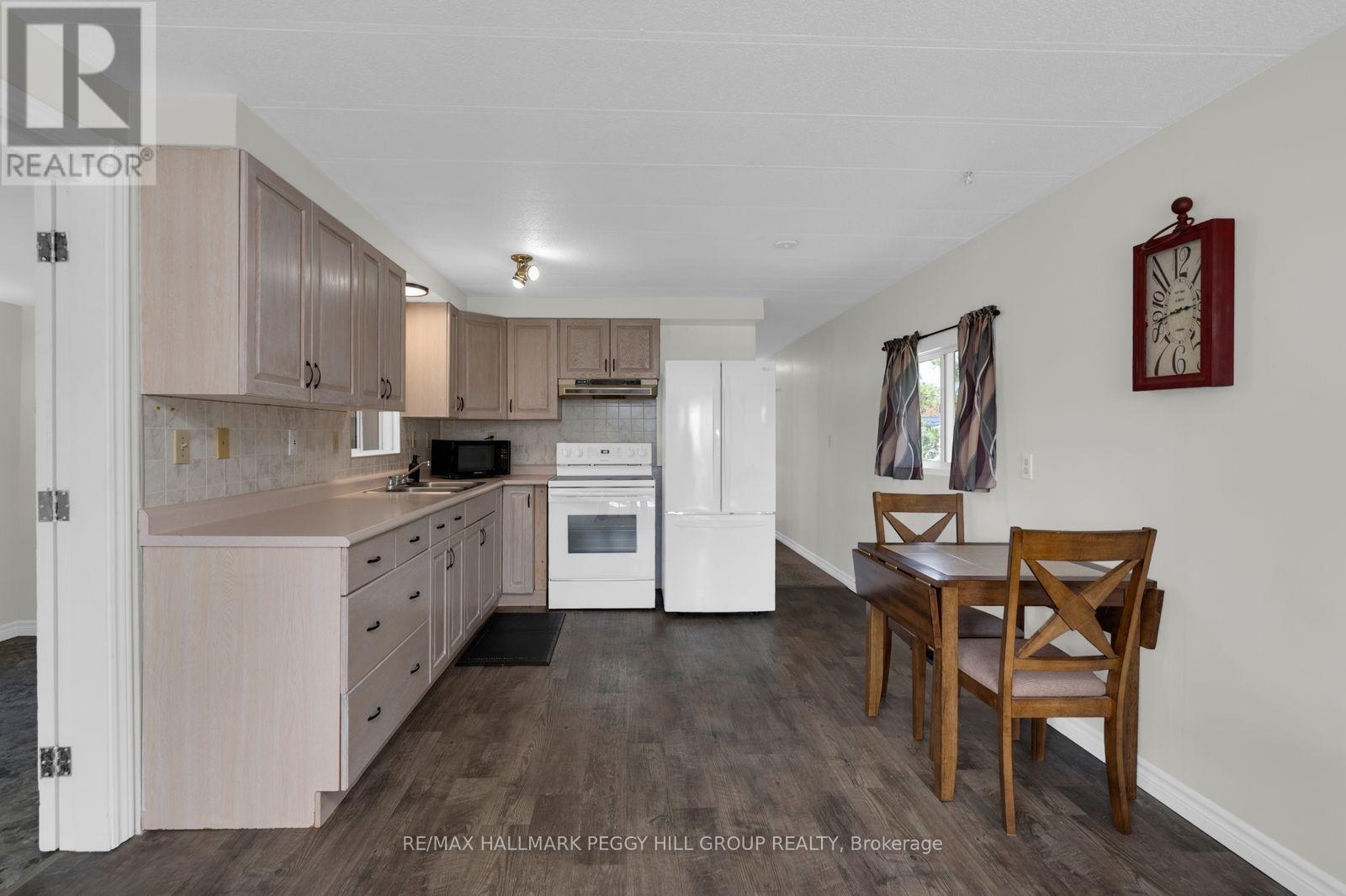 17 Balantrae Drive, Oro-Medonte, Ontario  L3V 0P9 - Photo 2 - S13802620