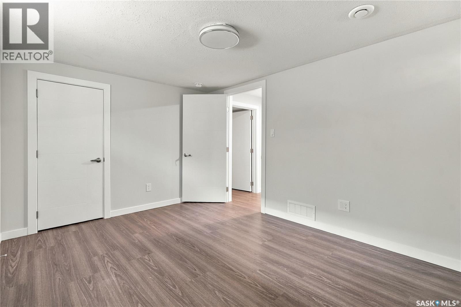 2716 Winnipeg Street, Regina, Saskatchewan  S4P 1H9 - Photo 37 - SK048803