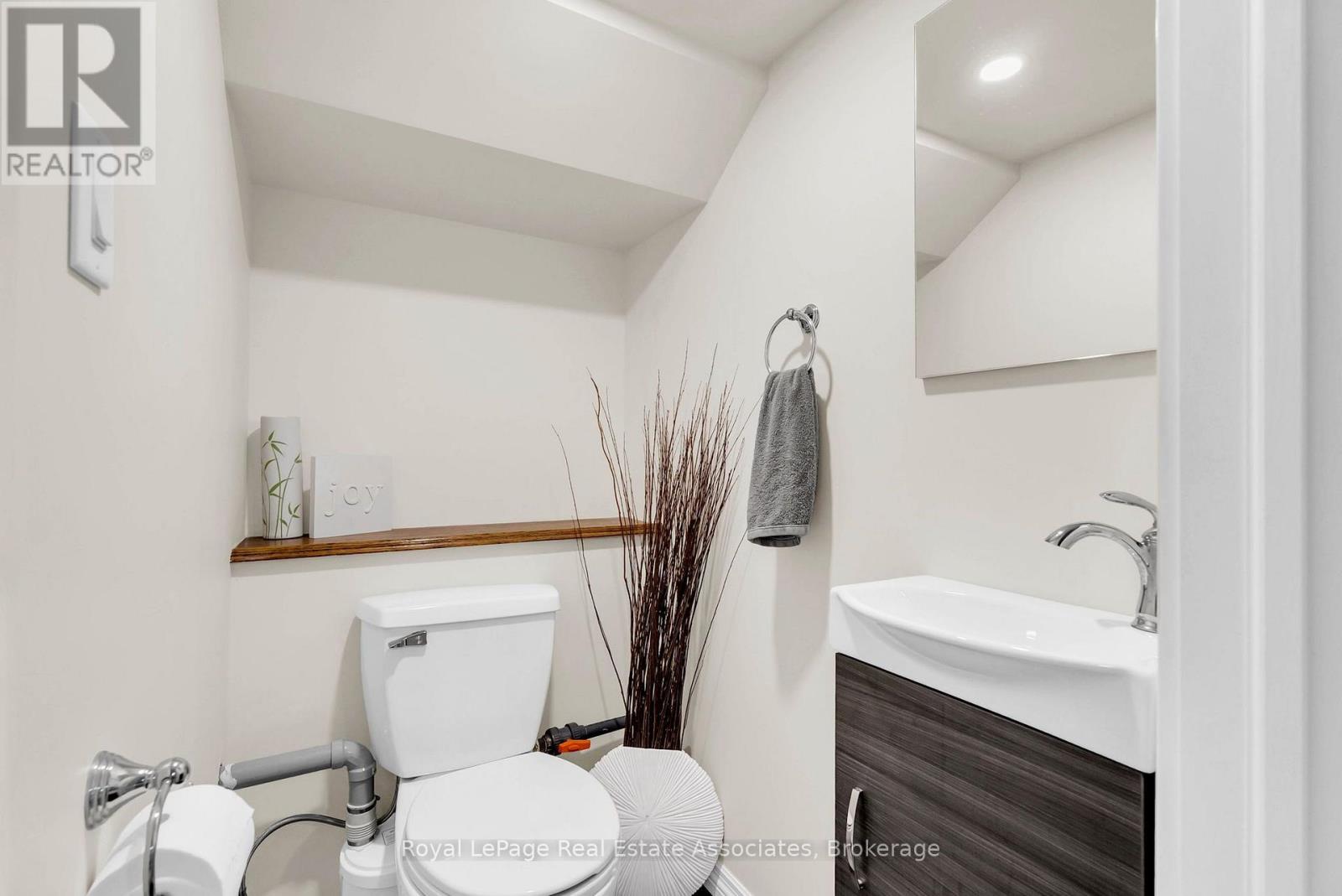 11 Churchill Crescent, Halton Hills, Ontario  L7G 2M8 - Photo 29 - W13802276