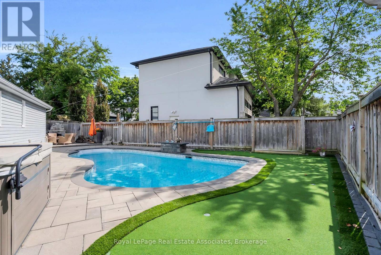 11 Churchill Crescent, Halton Hills, Ontario  L7G 2M8 - Photo 38 - W13802276