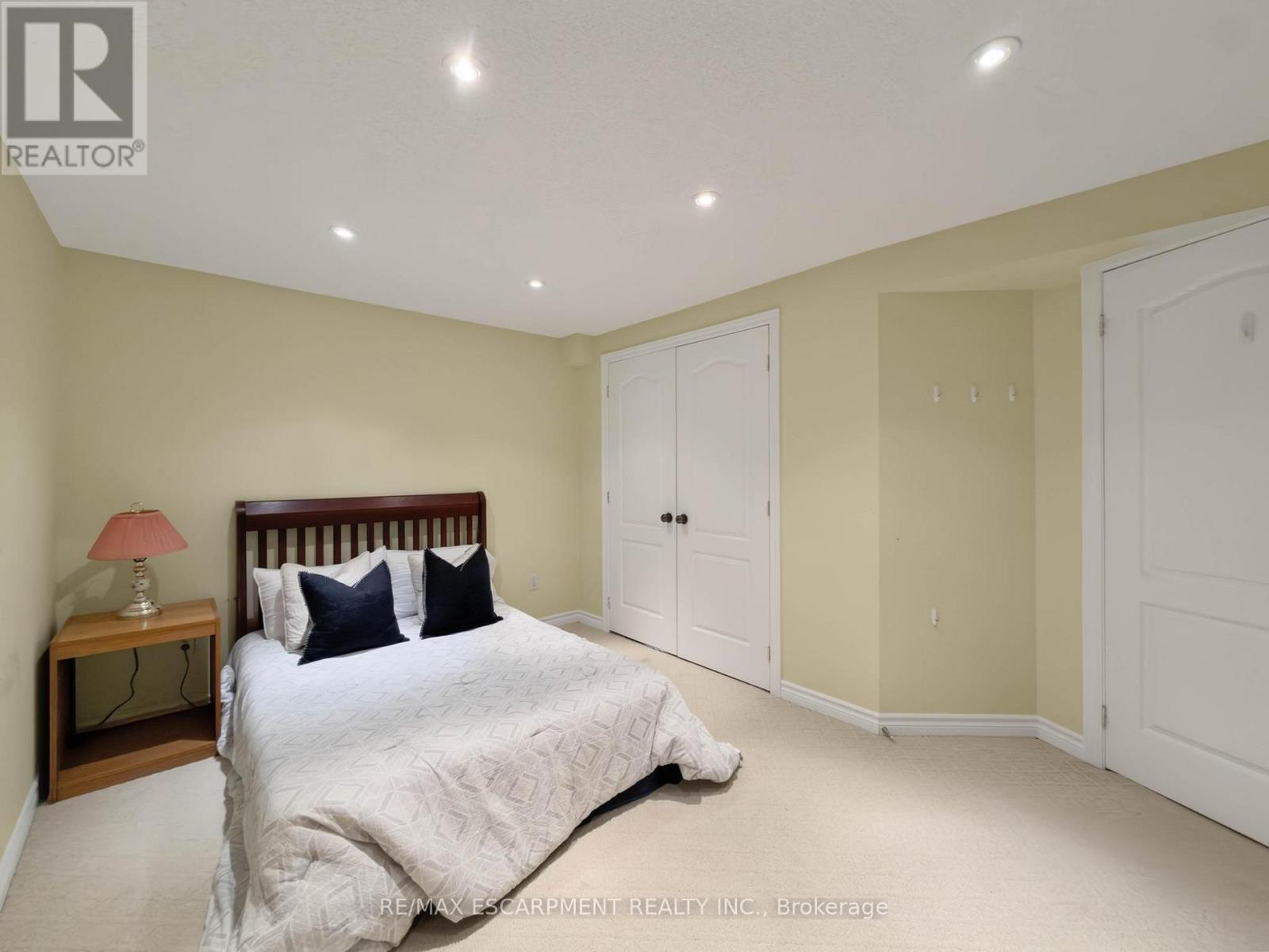 1396 Thorncrest Crescent, Oakville, Ontario  L6M 3Y9 - Photo 34 - W13802286
