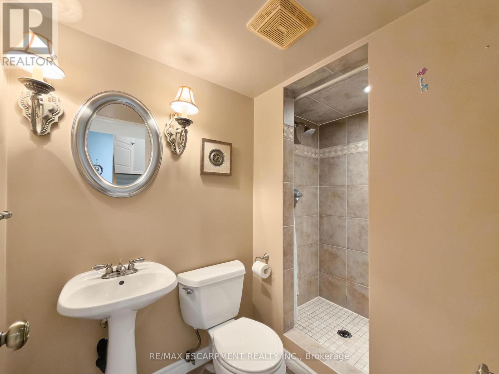 1396 Thorncrest Crescent, Oakville, Ontario  L6M 3Y9 - Photo 35 - W13802286