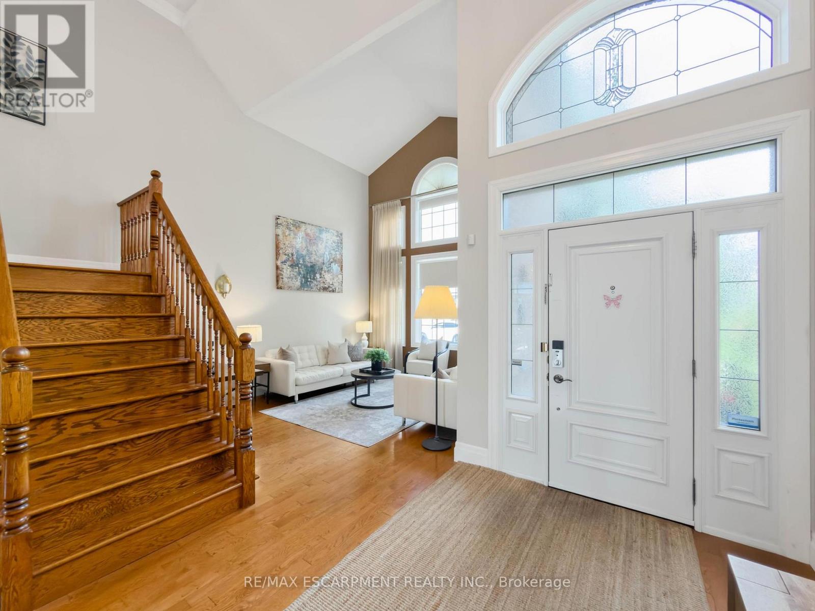 1396 Thorncrest Crescent, Oakville, Ontario  L6M 3Y9 - Photo 4 - W13802286