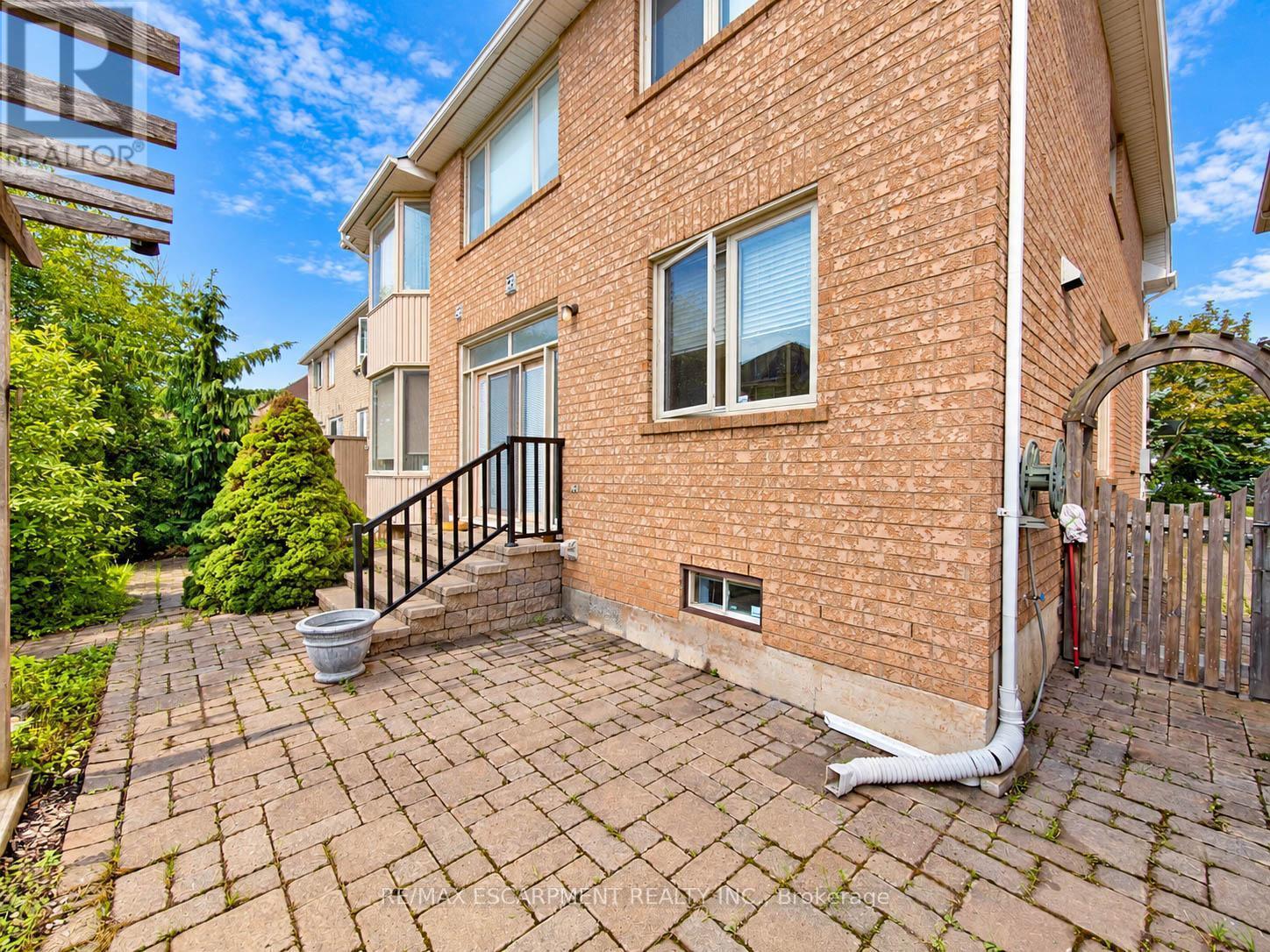 1396 Thorncrest Crescent, Oakville, Ontario  L6M 3Y9 - Photo 44 - W13802286