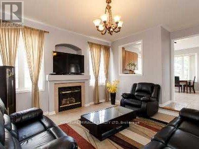 5936 Whitehorn Avenue, Mississauga, Ontario  L5V 2Y8 - Photo 5 - W13802290