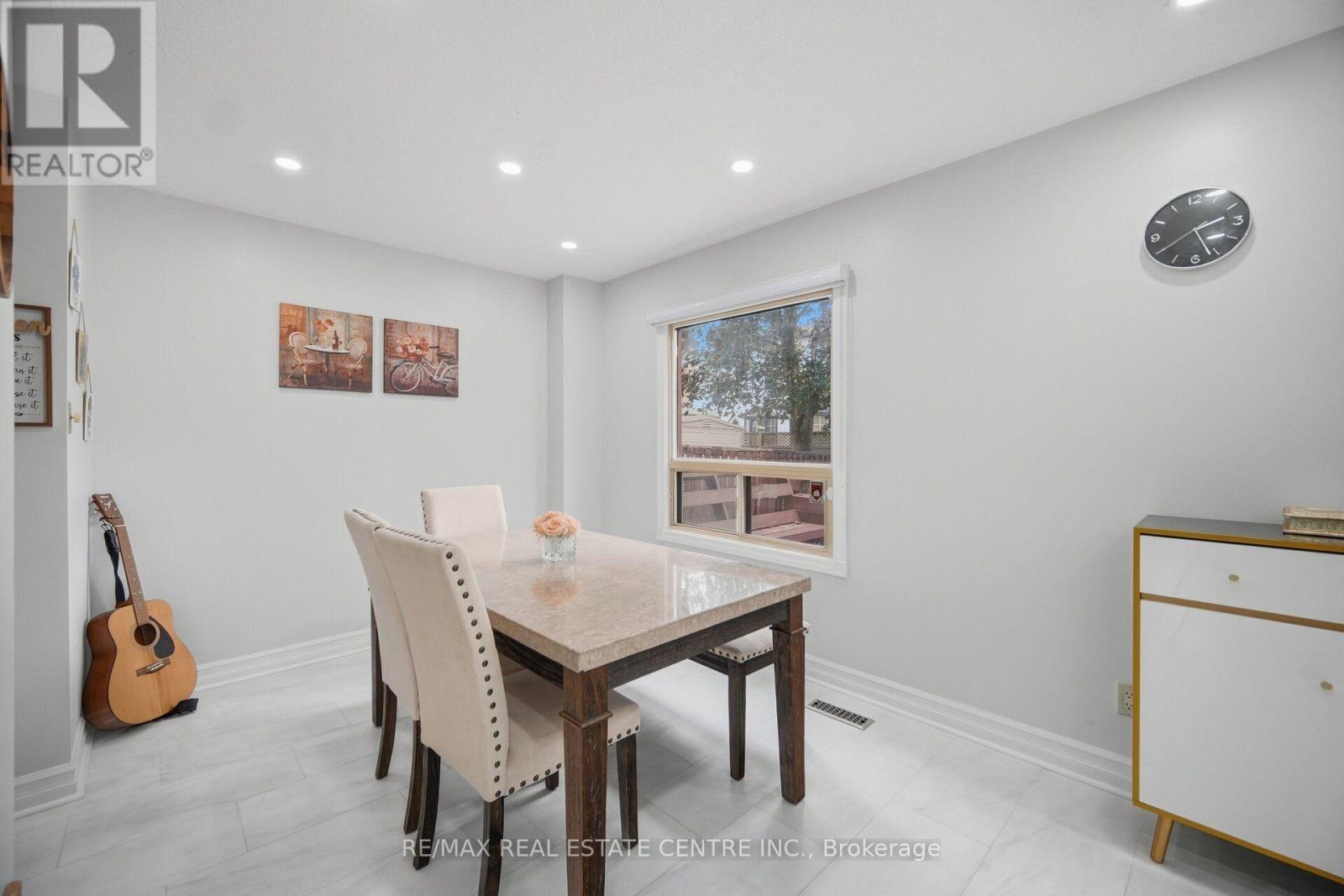13 Dalzell Avenue, Brampton, Ontario  L6Z 1H1 - Photo 12 - W13802292