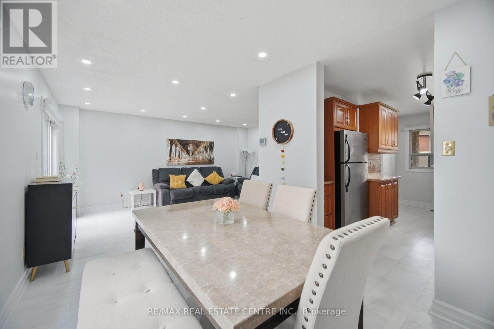 13 Dalzell Avenue, Brampton, Ontario  L6Z 1H1 - Photo 13 - W13802292