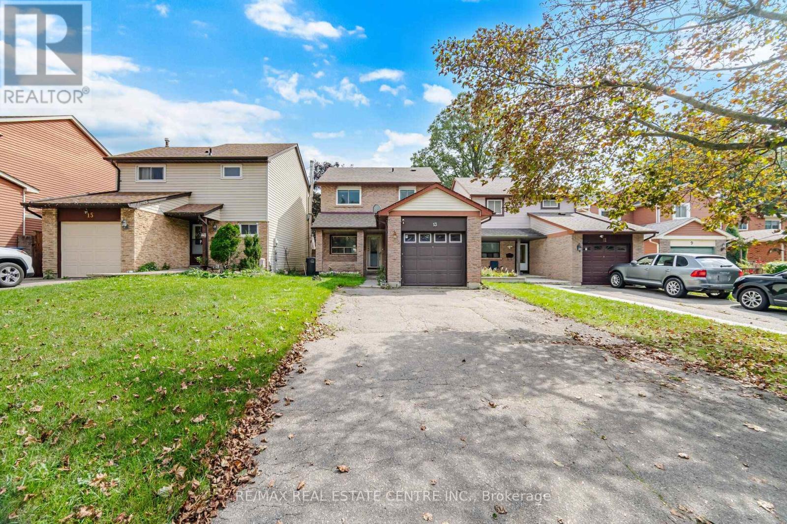 13 Dalzell Avenue, Brampton, Ontario  L6Z 1H1 - Photo 2 - W13802292