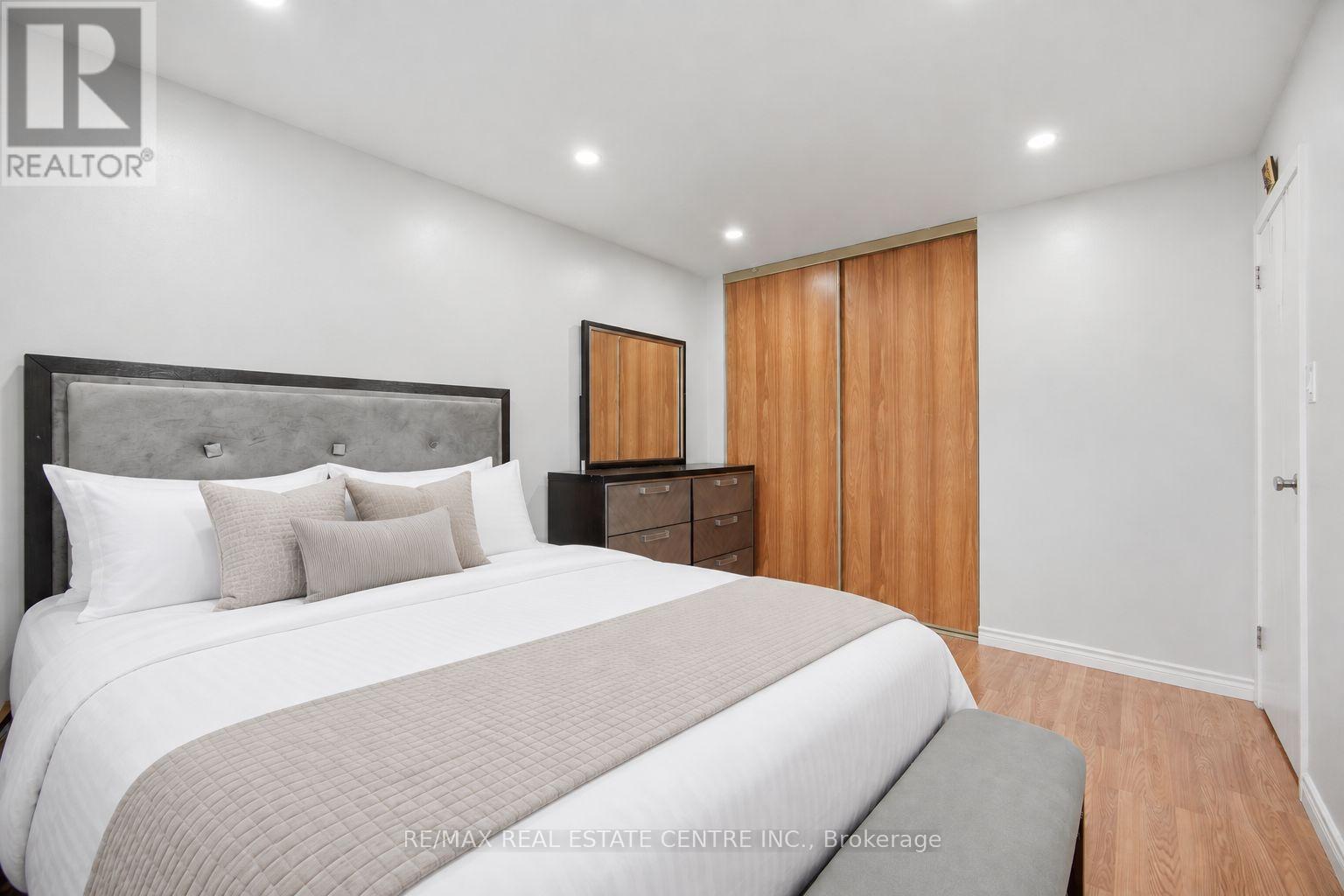 13 Dalzell Avenue, Brampton, Ontario  L6Z 1H1 - Photo 20 - W13802292