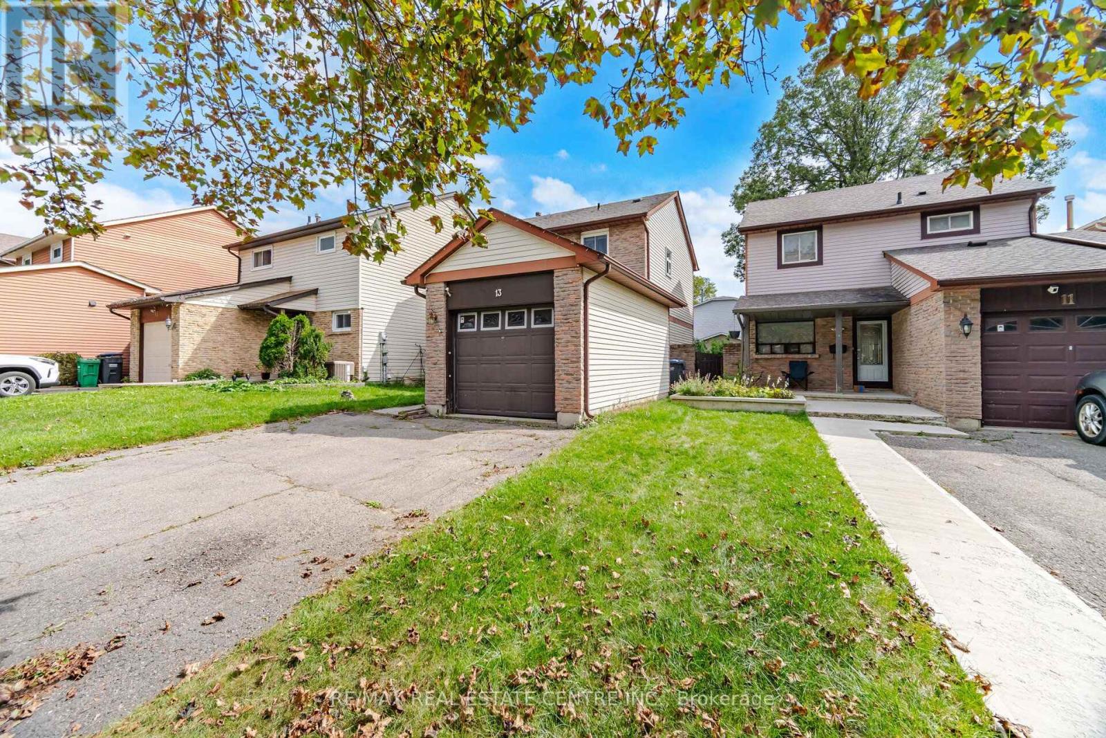 13 Dalzell Avenue, Brampton, Ontario  L6Z 1H1 - Photo 3 - W13802292