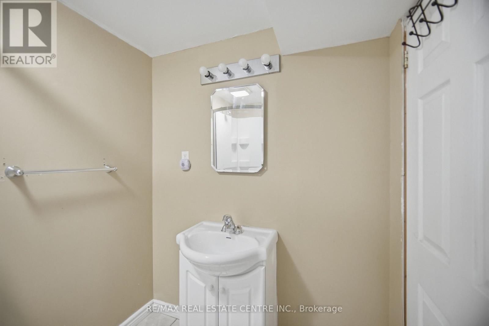 13 Dalzell Avenue, Brampton, Ontario  L6Z 1H1 - Photo 30 - W13802292