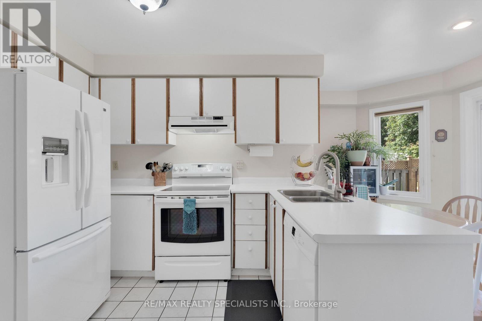 20 Mccullough Crescent, Halton Hills, Ontario  L7G 5N5 - Photo 11 - W13802312