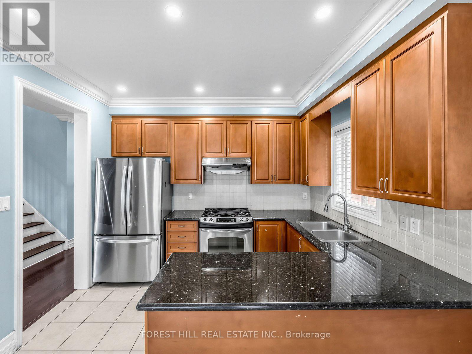 112 Stoneylake Avenue, Brampton, Ontario  L6V 4S3 - Photo 13 - W13802314