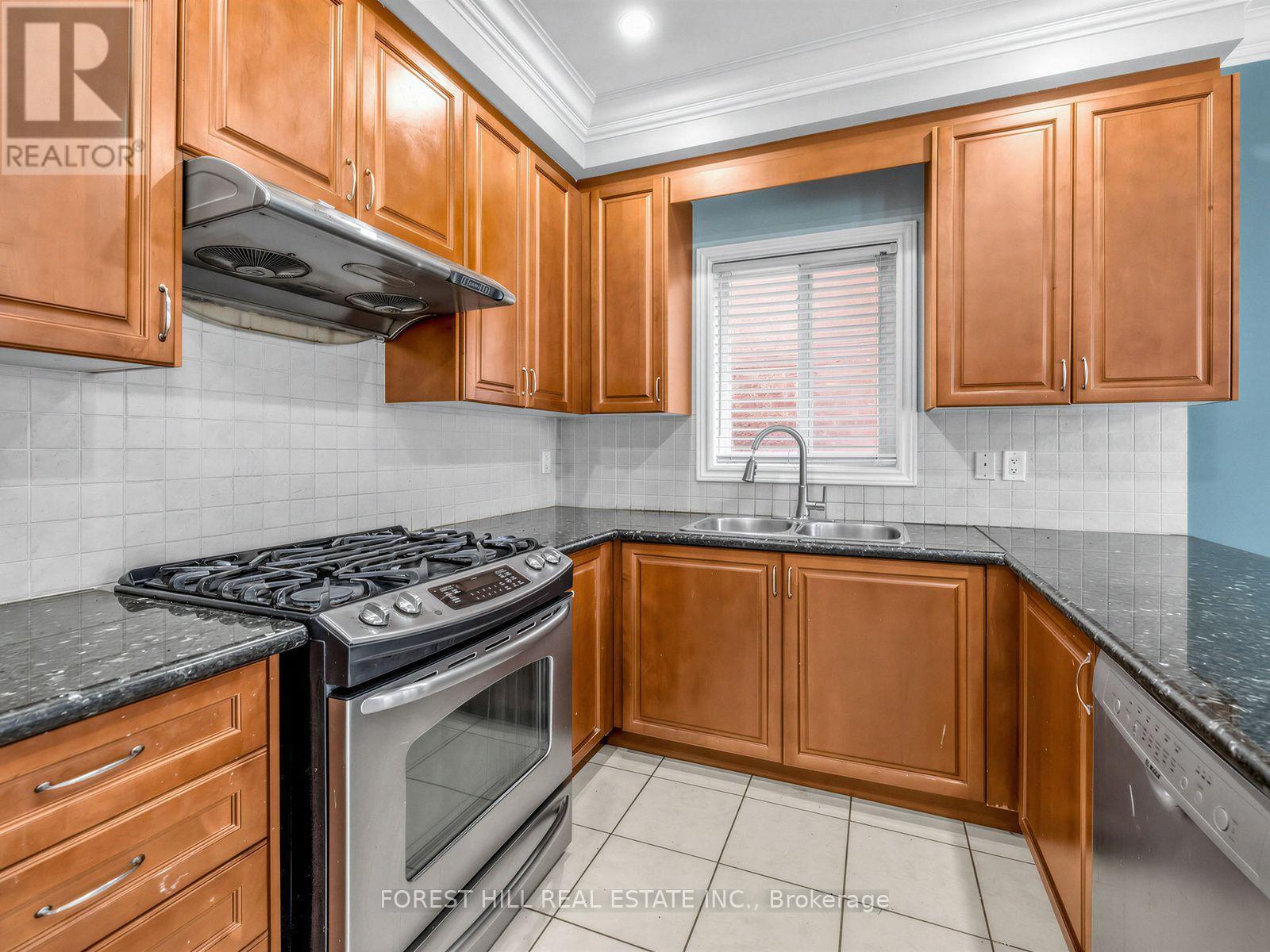 112 Stoneylake Avenue, Brampton, Ontario  L6V 4S3 - Photo 14 - W13802314