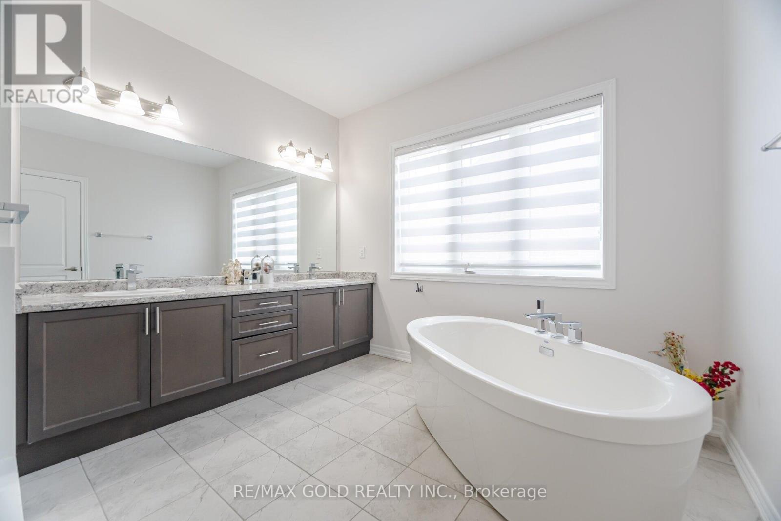 54 Ash Hill Avenue, Caledon, Ontario  L7C 4E8 - Photo 21 - W13802332