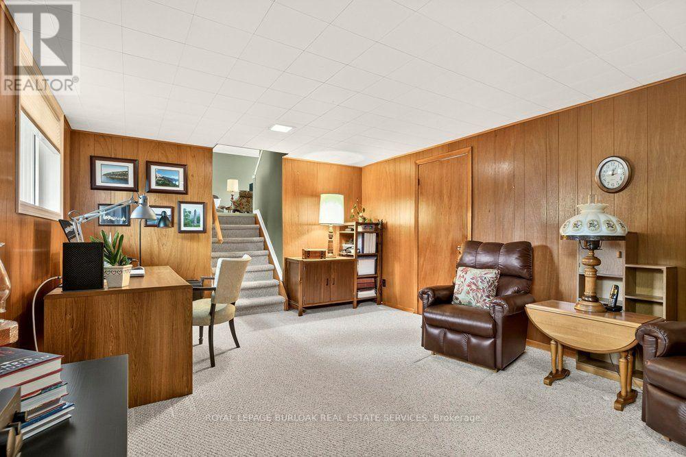 1083 Manorwood Drive, Burlington, Ontario  L7T 2L9 - Photo 22 - W13802340
