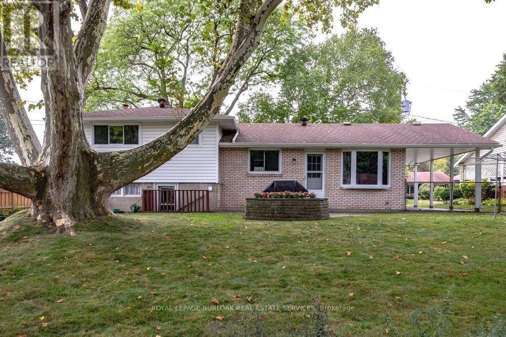 1083 Manorwood Drive, Burlington, Ontario  L7T 2L9 - Photo 25 - W13802340