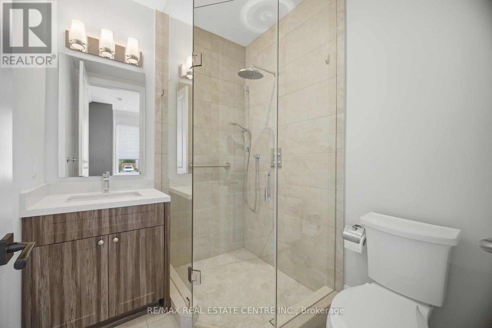 1496 Mansfield Drive, Oakville, Ontario  L6H 1K4 - Photo 19 - W13802392