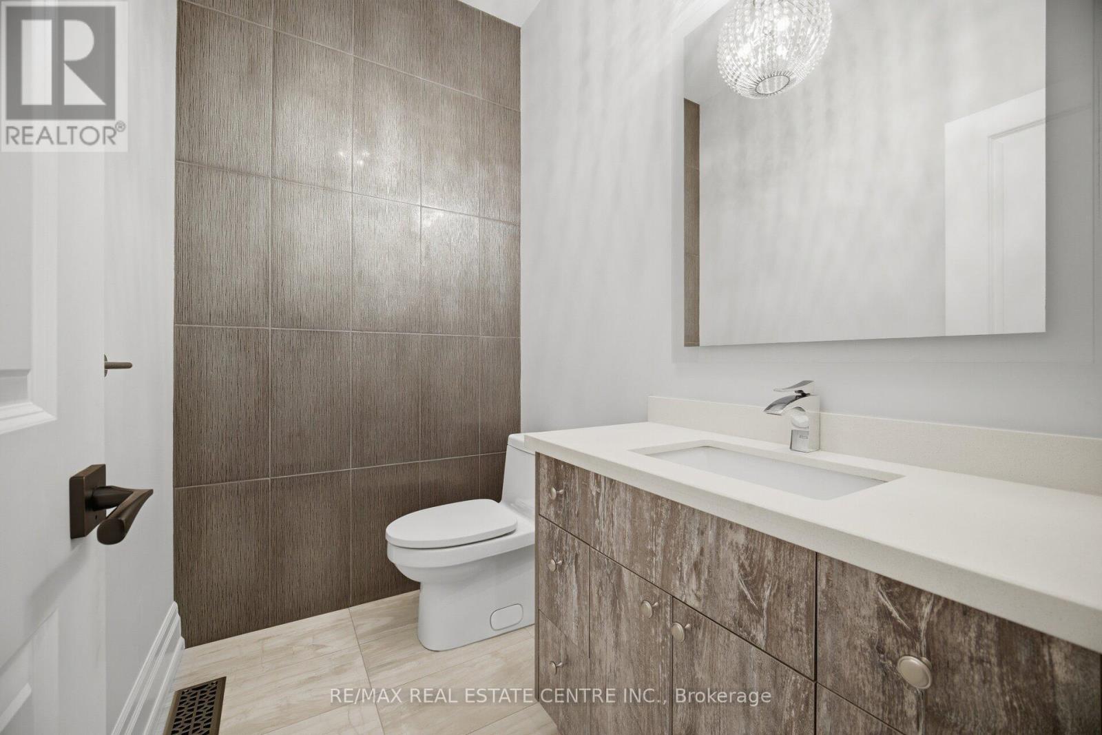 1496 Mansfield Drive, Oakville, Ontario  L6H 1K4 - Photo 20 - W13802392