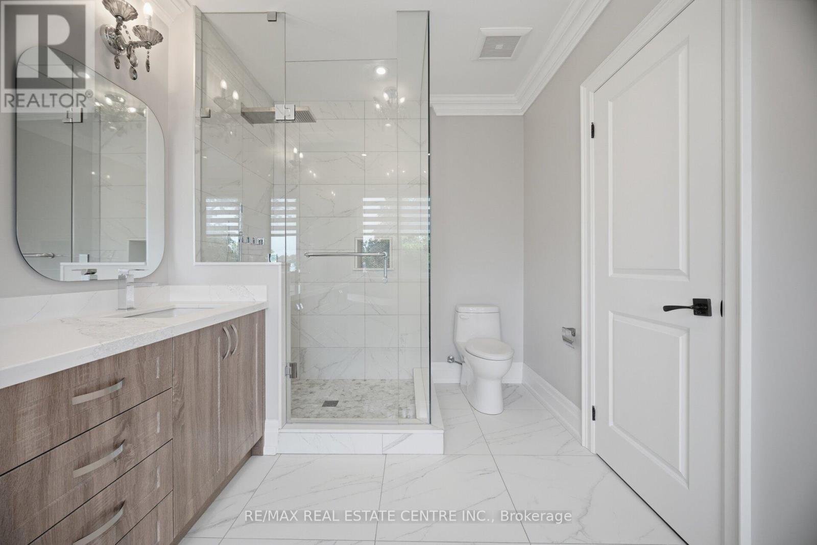 1496 Mansfield Drive, Oakville, Ontario  L6H 1K4 - Photo 25 - W13802392