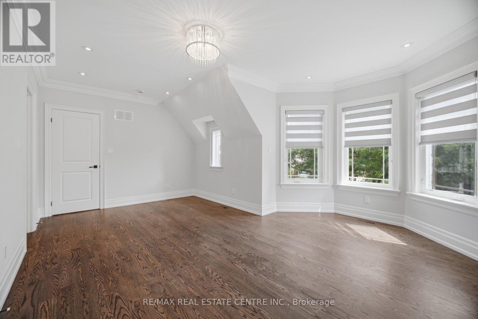 1496 Mansfield Drive, Oakville, Ontario  L6H 1K4 - Photo 29 - W13802392