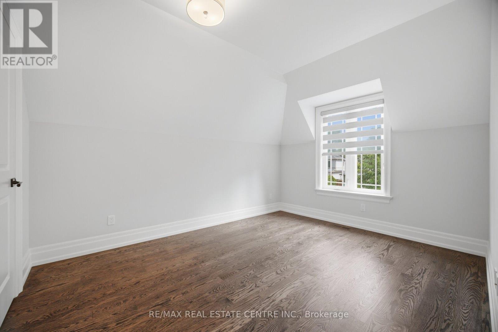 1496 Mansfield Drive, Oakville, Ontario  L6H 1K4 - Photo 32 - W13802392