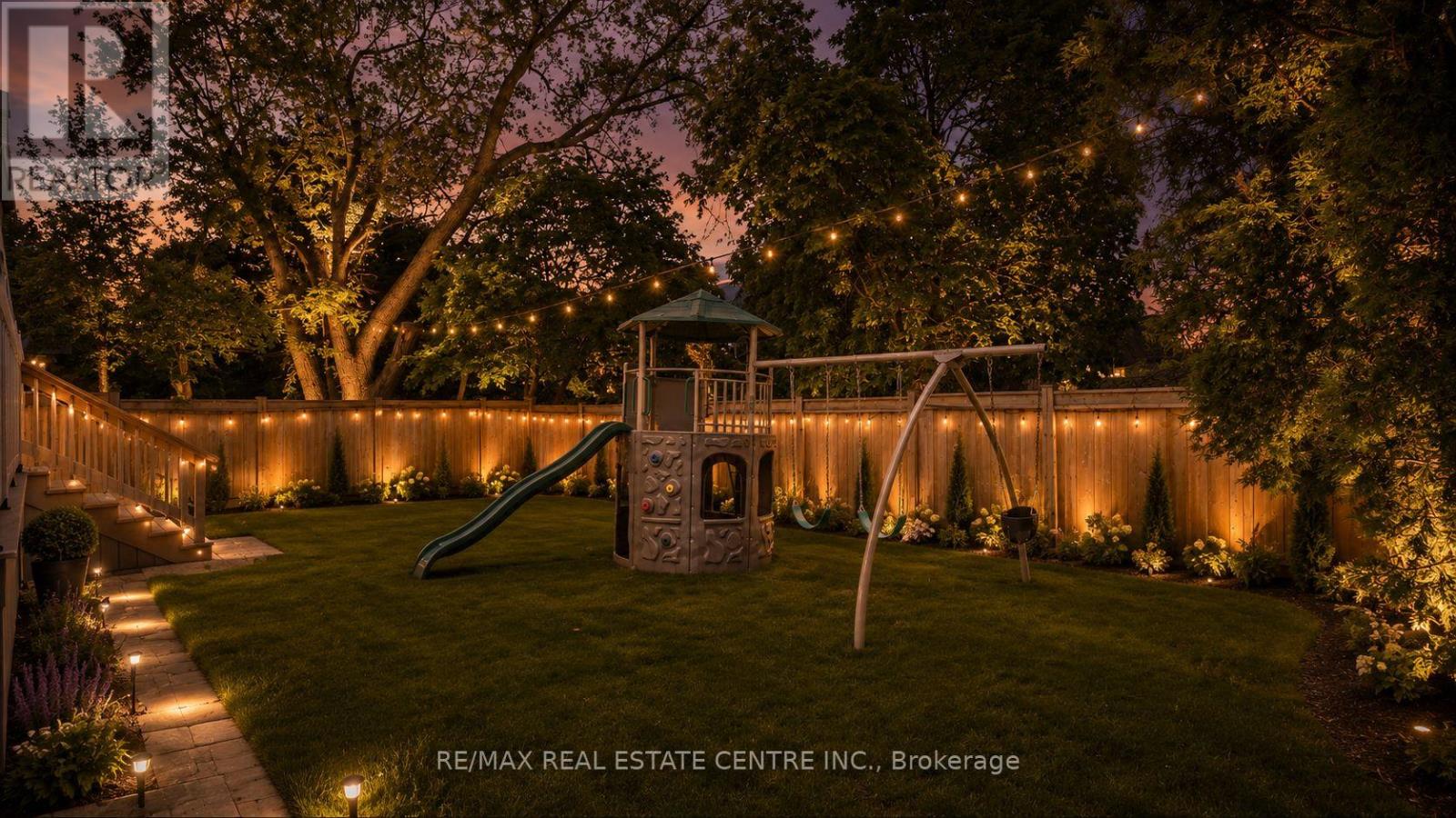 1496 Mansfield Drive, Oakville, Ontario  L6H 1K4 - Photo 47 - W13802392