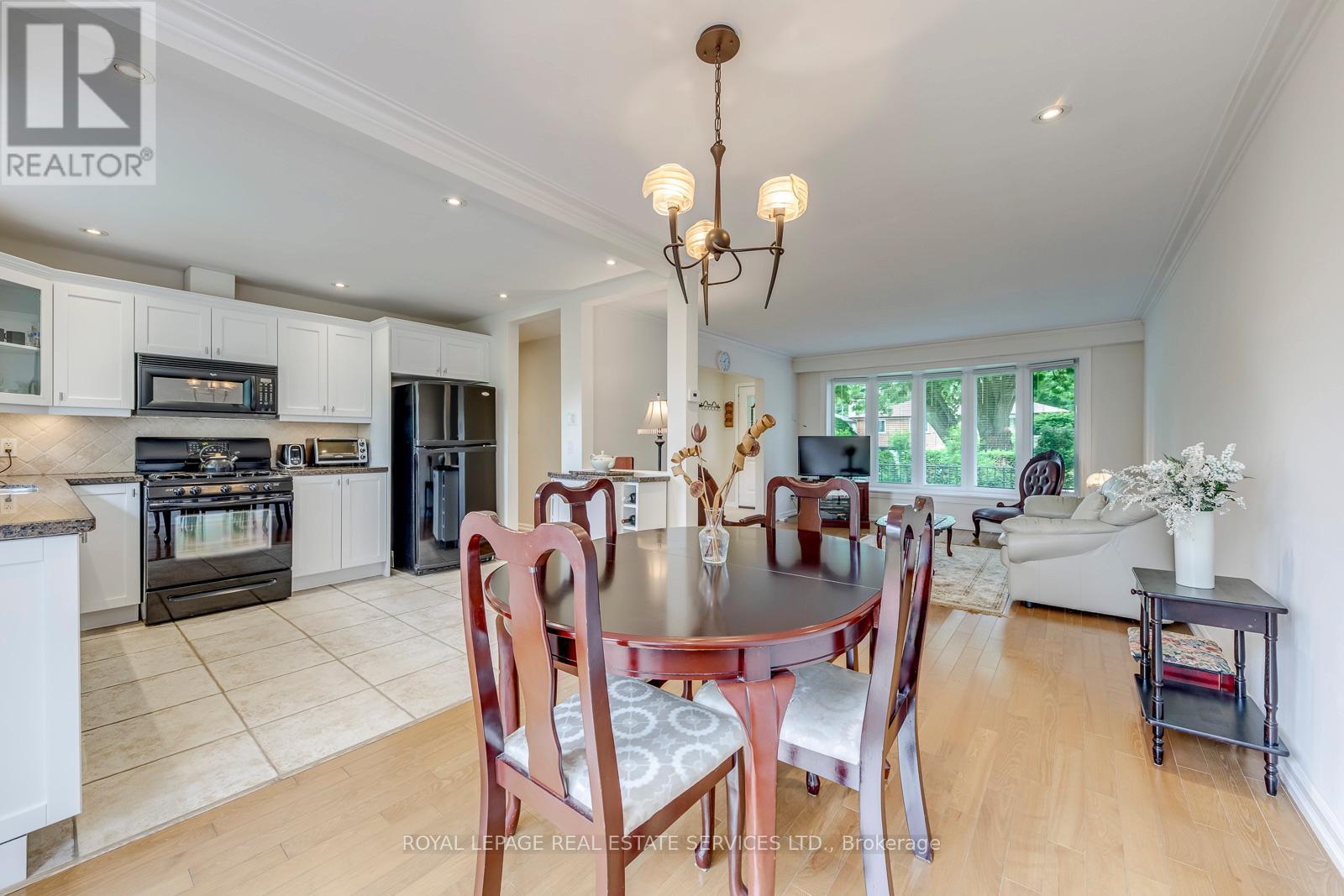 1607 Ewald Road, Mississauga, Ontario  L5G 4C4 - Photo 7 - W13802398
