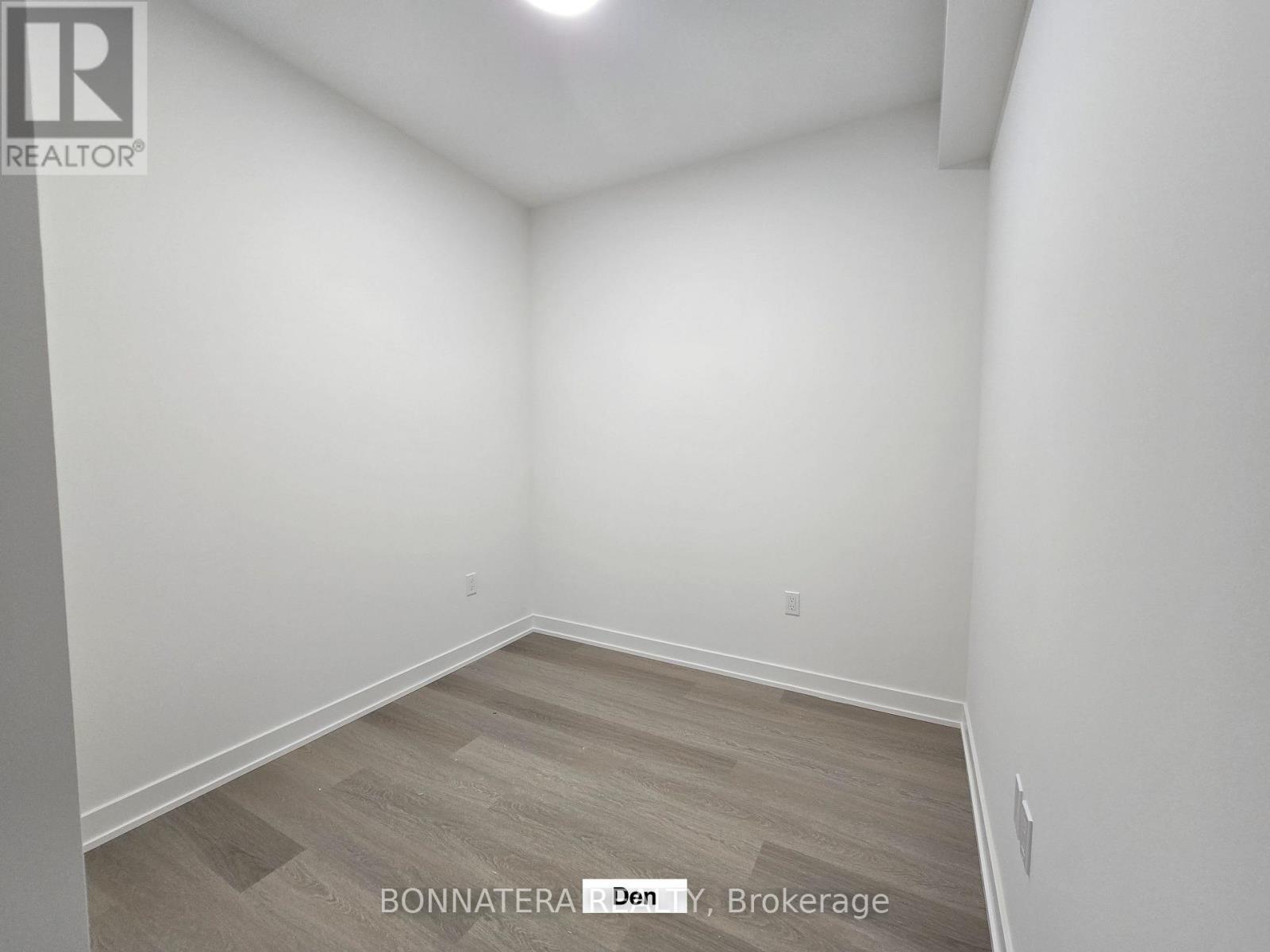 5704 - 448 Burnhamthorpe Road W, Mississauga, Ontario  L5B 0R4 - Photo 14 - W13802408