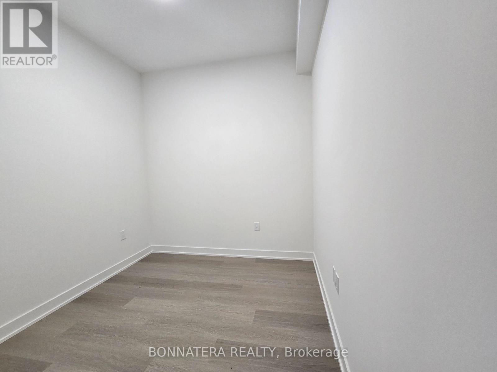 5704 - 448 Burnhamthorpe Road W, Mississauga, Ontario  L5B 0R4 - Photo 15 - W13802408