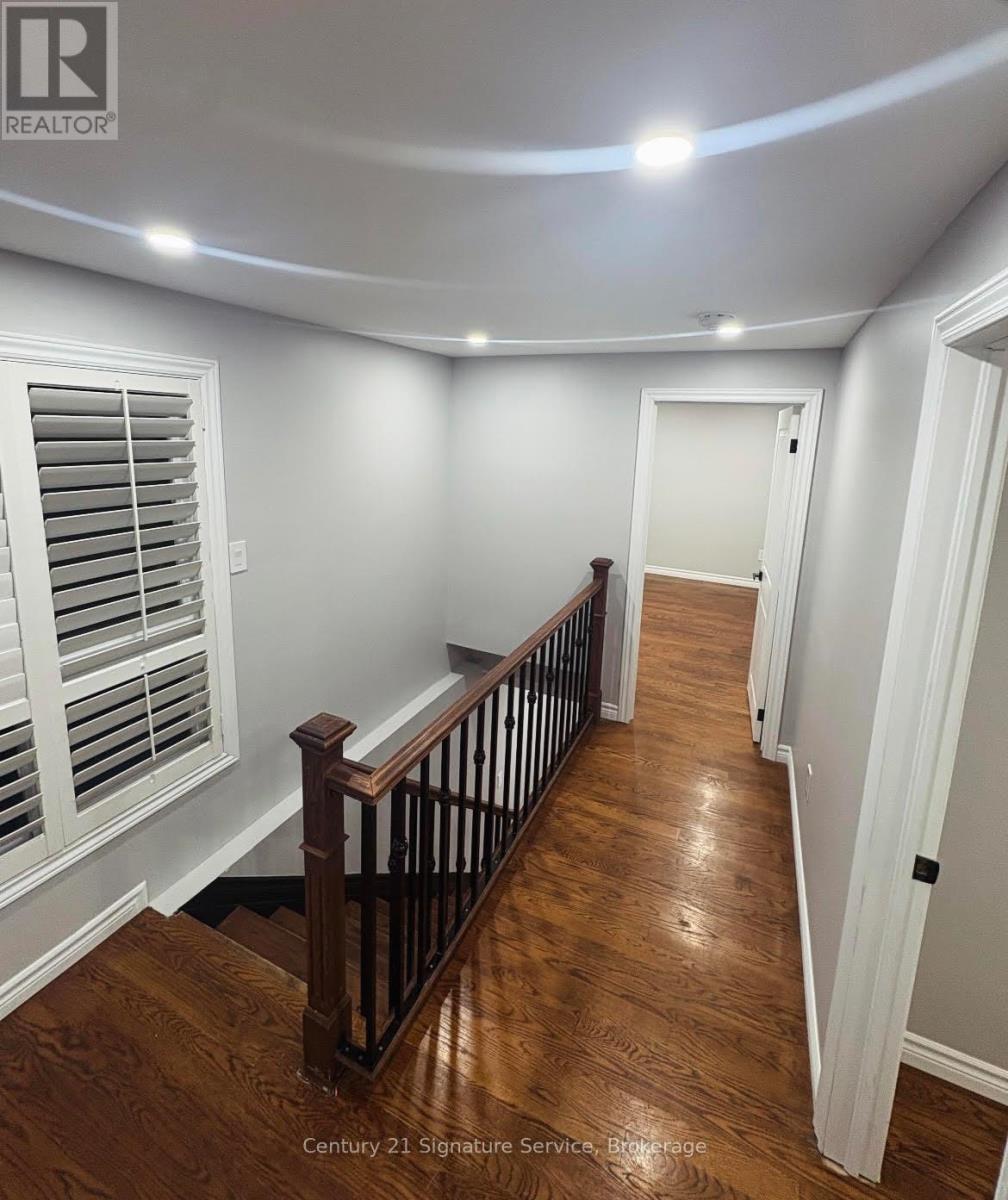 Upper - 28 Homeland Court, Brampton (Central Park), Ontario  L6S 1R8 - Photo 8 - W13802608