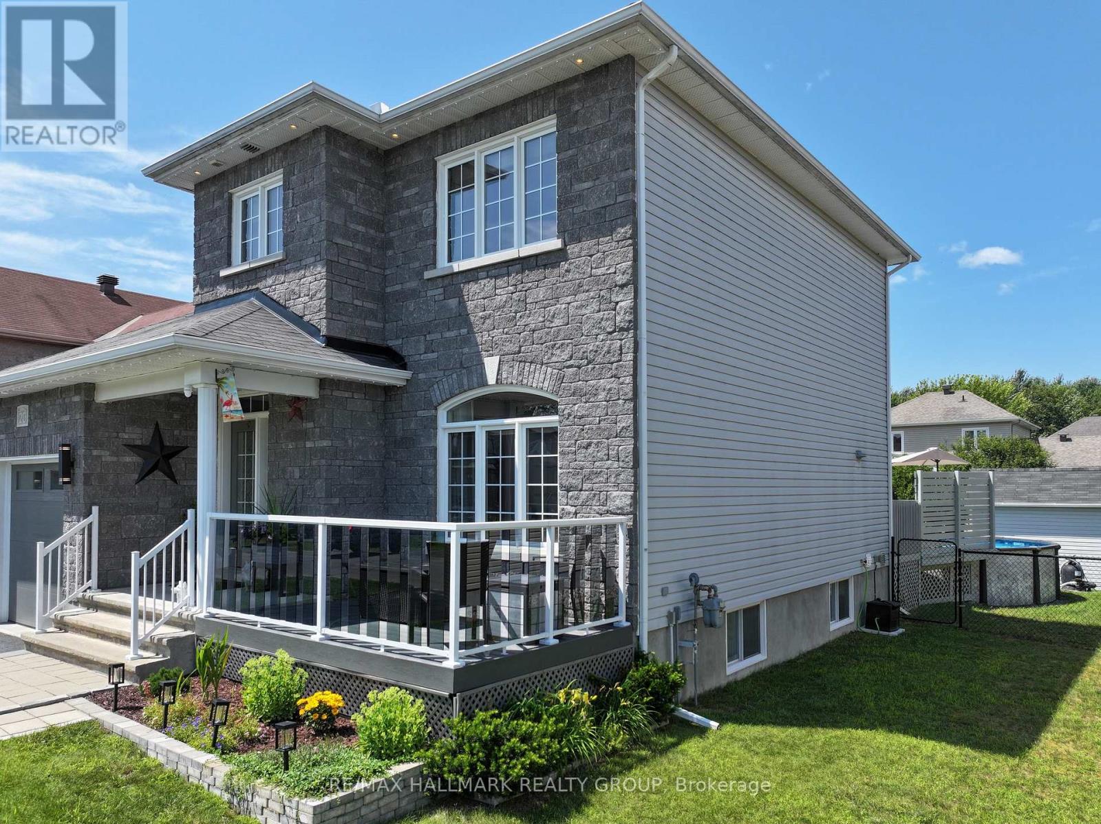 20 Dune Street, Russell, Ontario K0A 2M0 - Photo 2 - X13740950