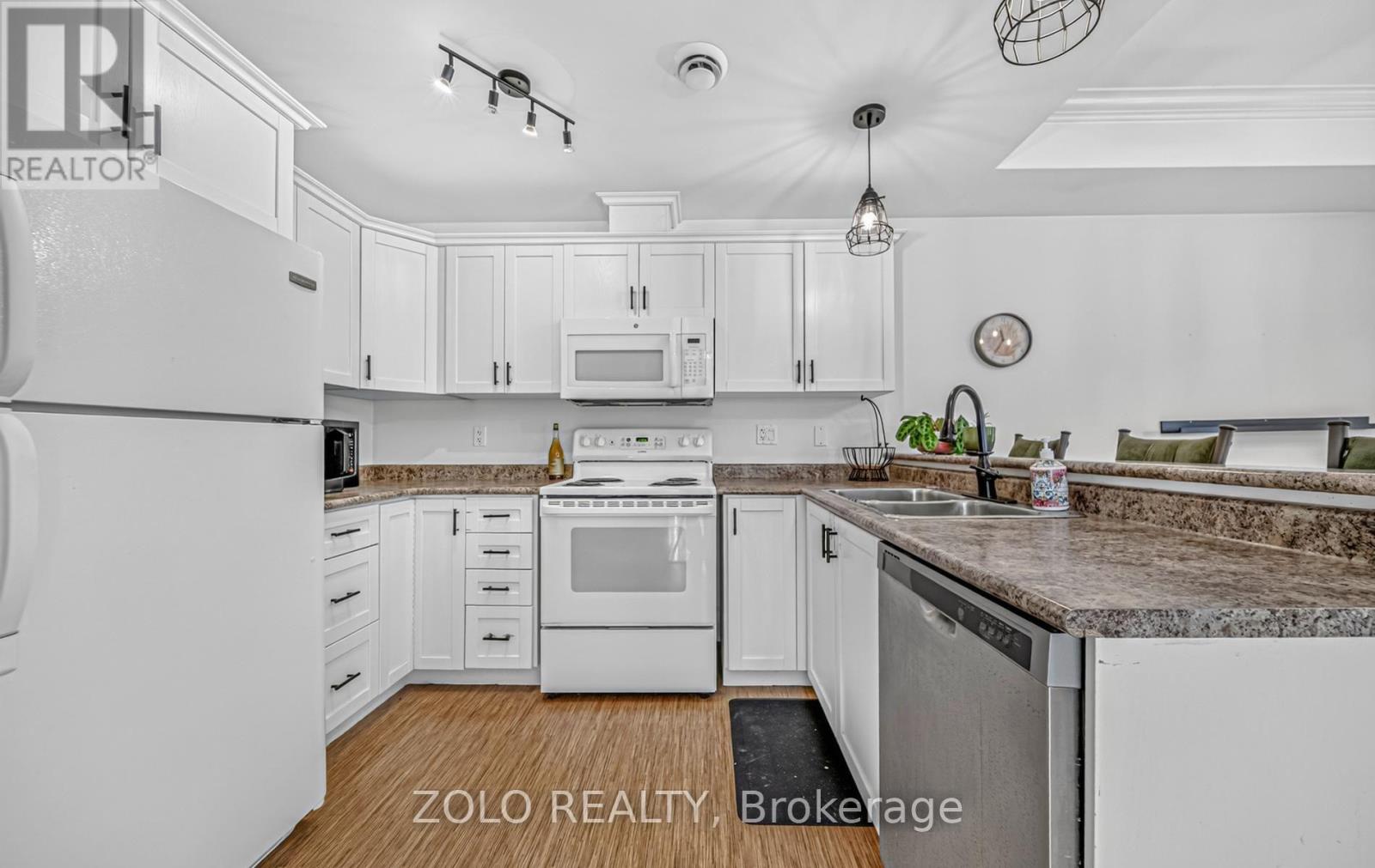 203 - 849 Smith Road, Cobourg, Ontario  K9A 0C2 - Photo 3 - X13802396