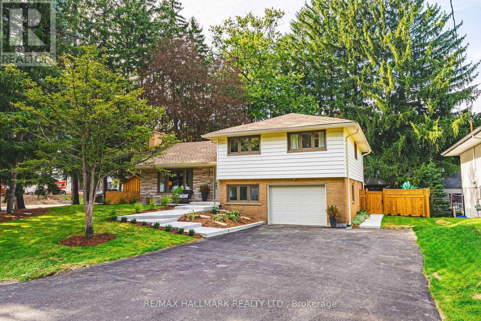 189 Taylor Road, Hamilton, Ontario  L9G 1P3 - Photo 2 - X13802472
