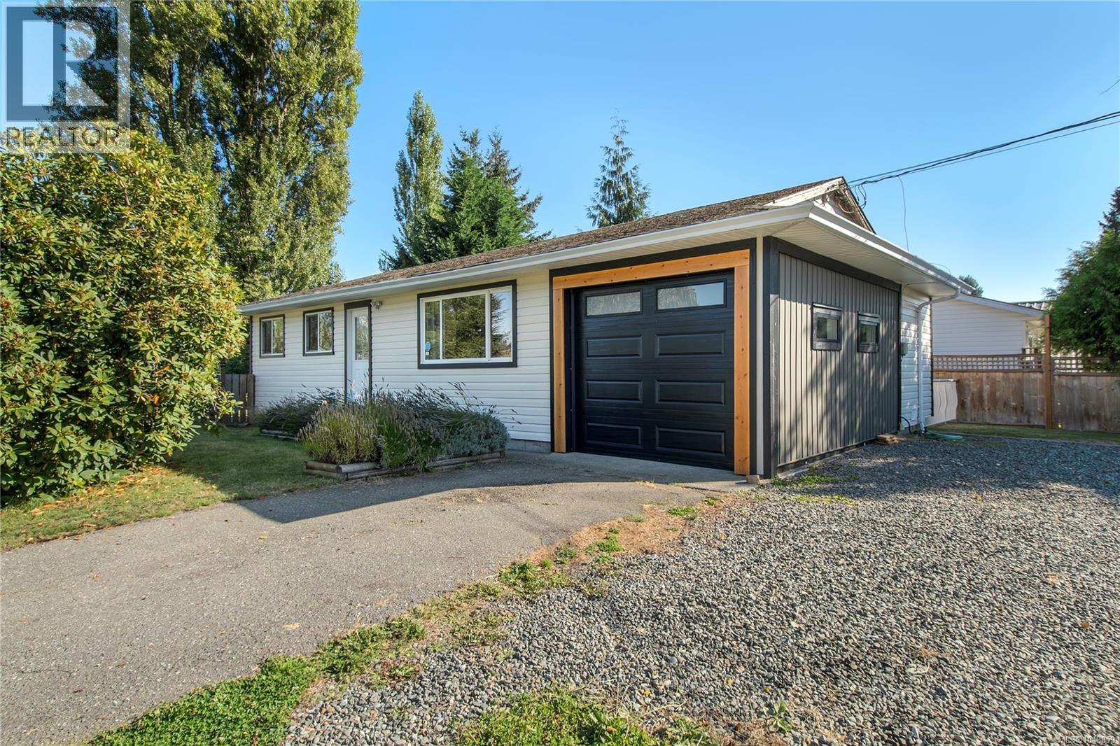 1890 15th Ave, Campbell River, British Columbia