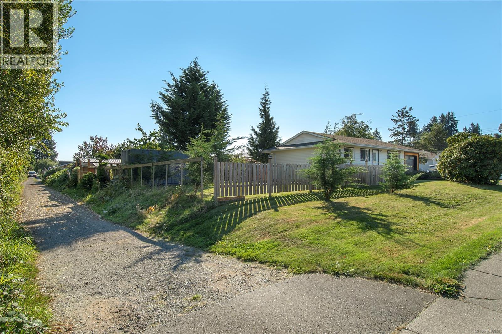 1890 15th Ave, Campbell River, British Columbia  V9W 4J9 - Photo 33 - 1049859