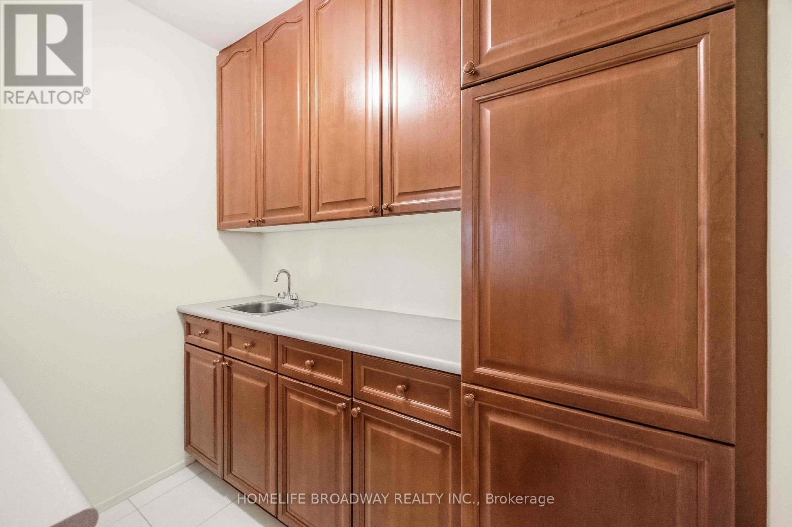 212 Bayview Fairways Drive, Markham, Ontario  L3T 2Z3 - Photo 12 - N13801928