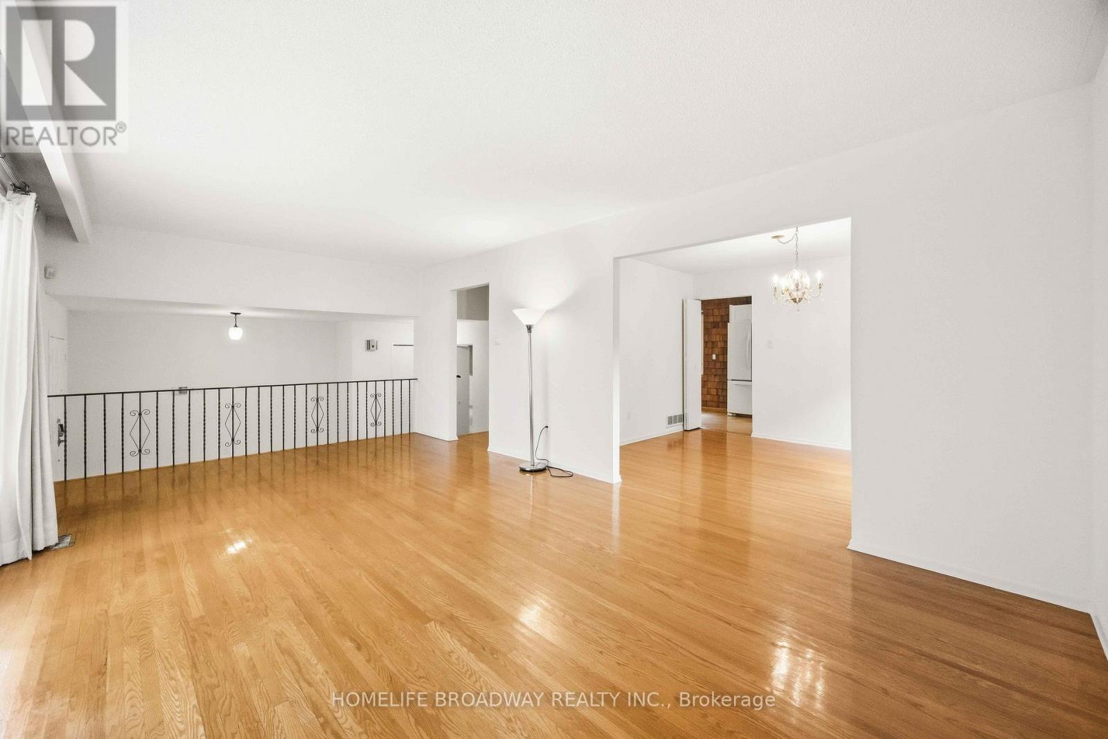 212 Bayview Fairways Drive, Markham, Ontario  L3T 2Z3 - Photo 6 - N13801928