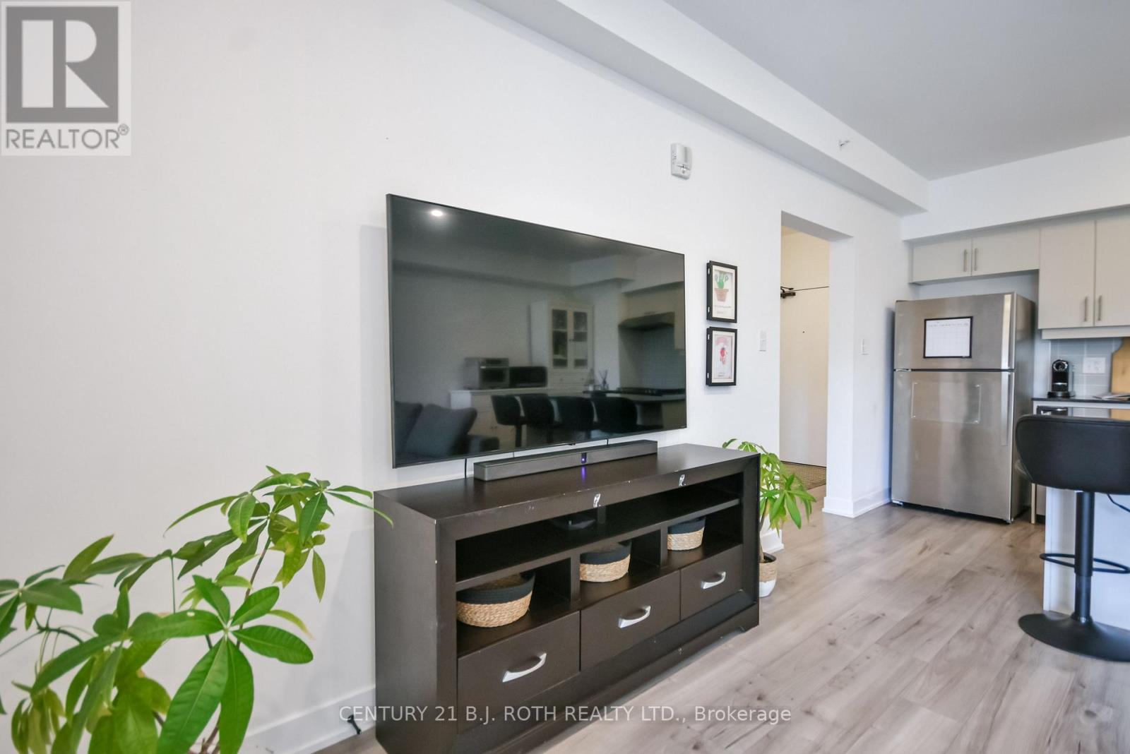 604 - 8 Culinary Lane, Barrie, Ontario  L9J 0T2 - Photo 8 - S13643578