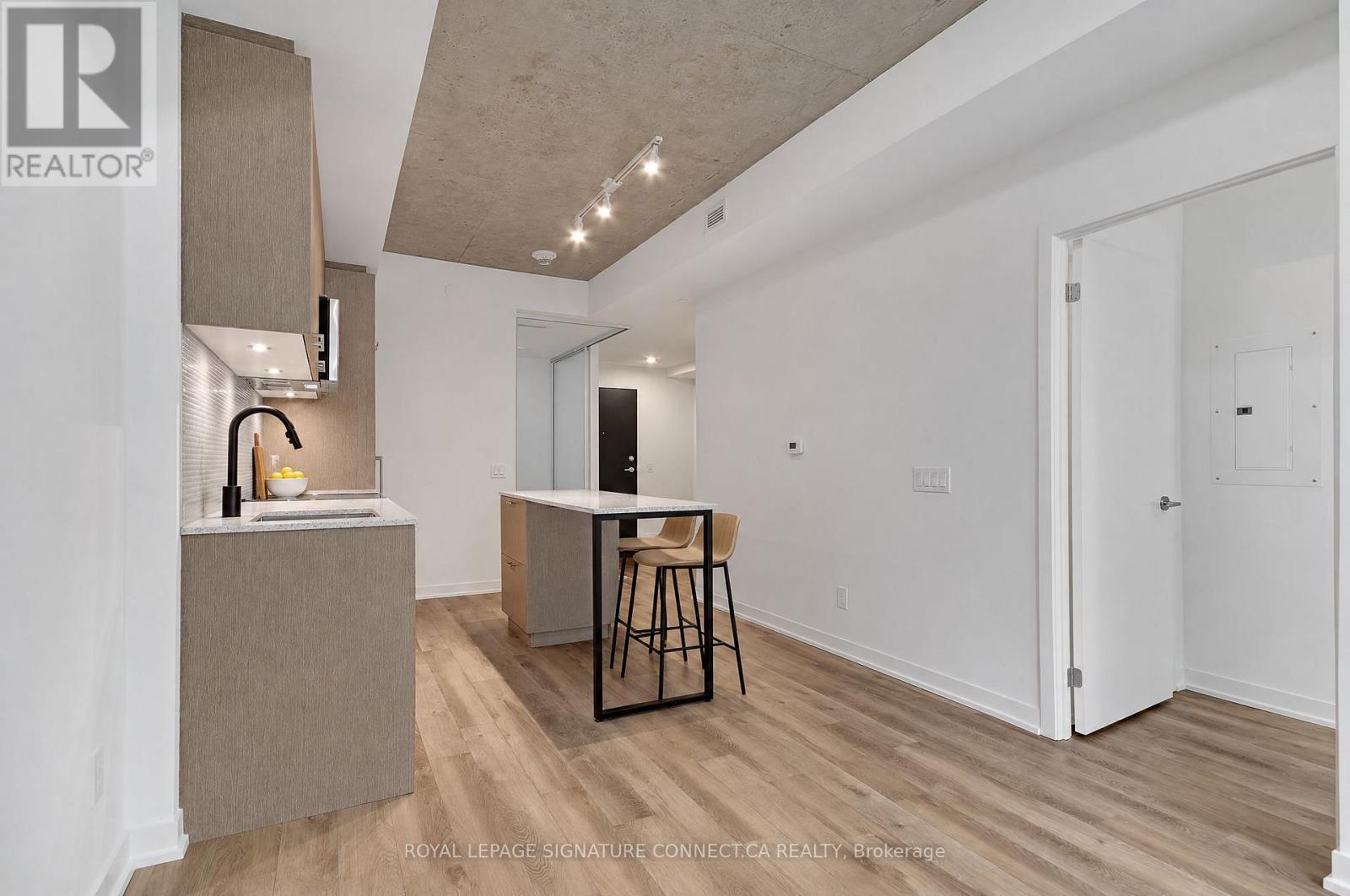 410 - 1808 St Clair Avenue, Toronto, Ontario  M6N 0C1 - Photo 5 - W13741542