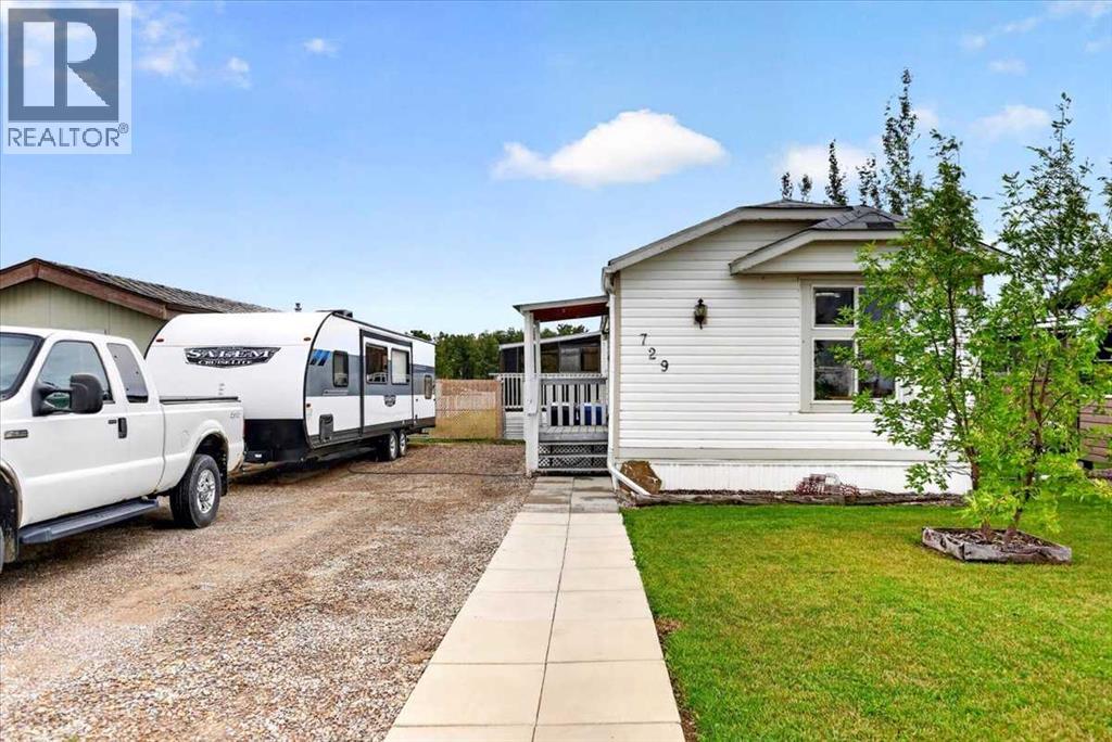 729 Highfield Drive, Carstairs, Alberta  T0M 0N0 - Photo 2 - A2344030